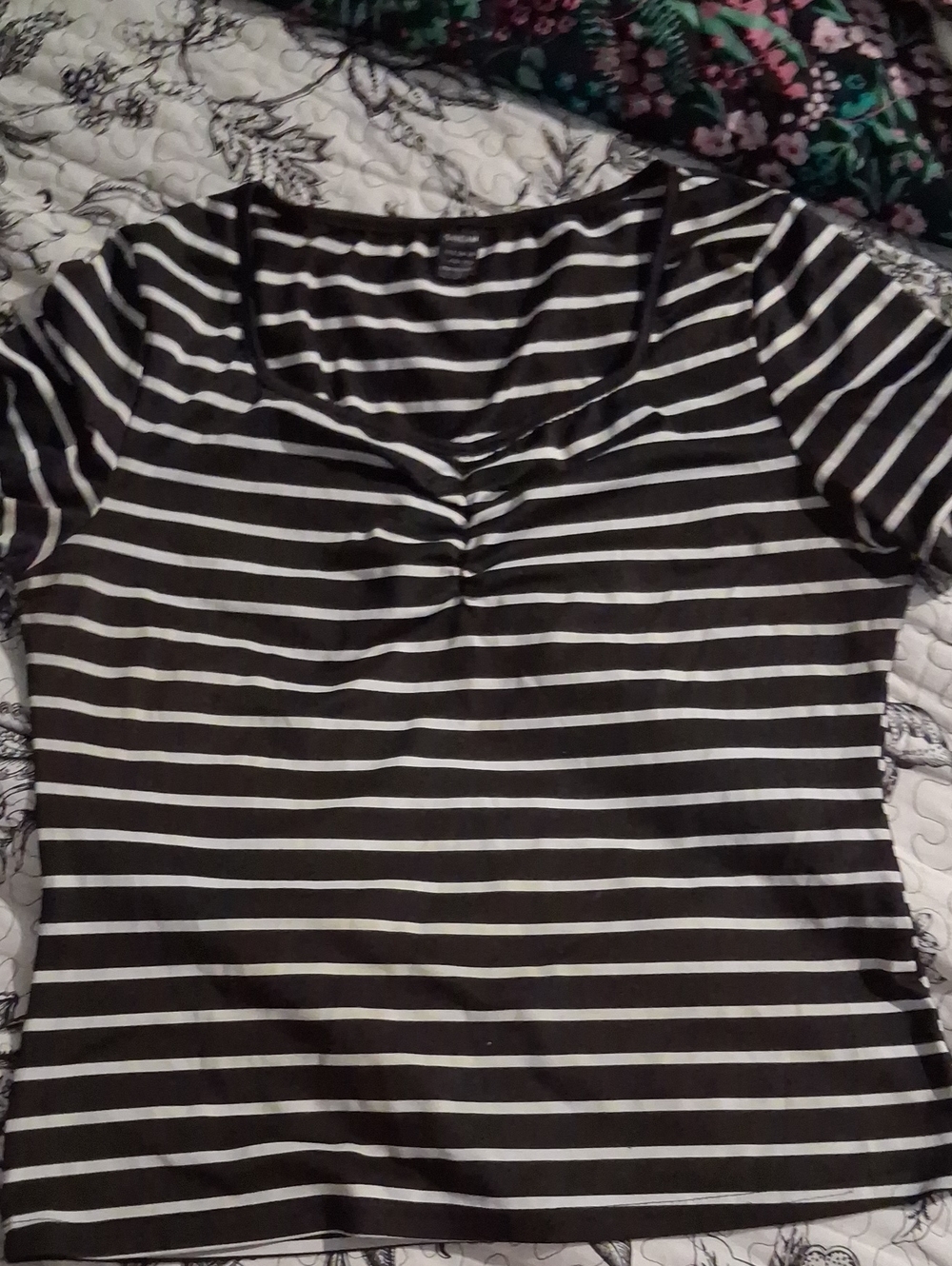 SHEIN Black and White Striped Short Sleeve Scoop Neck Top